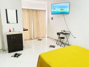 Basic Studio | Free WiFi, bed sheets