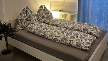 2 Schlafzimmer, Reisekinderbett, WLAN, Bettwäsche