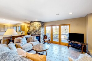 Televisión, chimenea