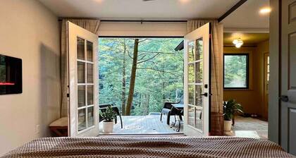 Gwen`s Cottage at Water`s Edge