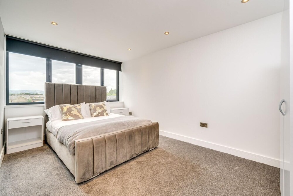Luxury Two Bedroom Apartment Bradford Vrbo