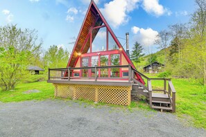 Exterior - Walk to Ski Lift! Charming Hunter A-Frame (Lanesville)