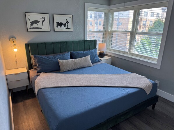 Iron/ironing board, free WiFi, bed sheets