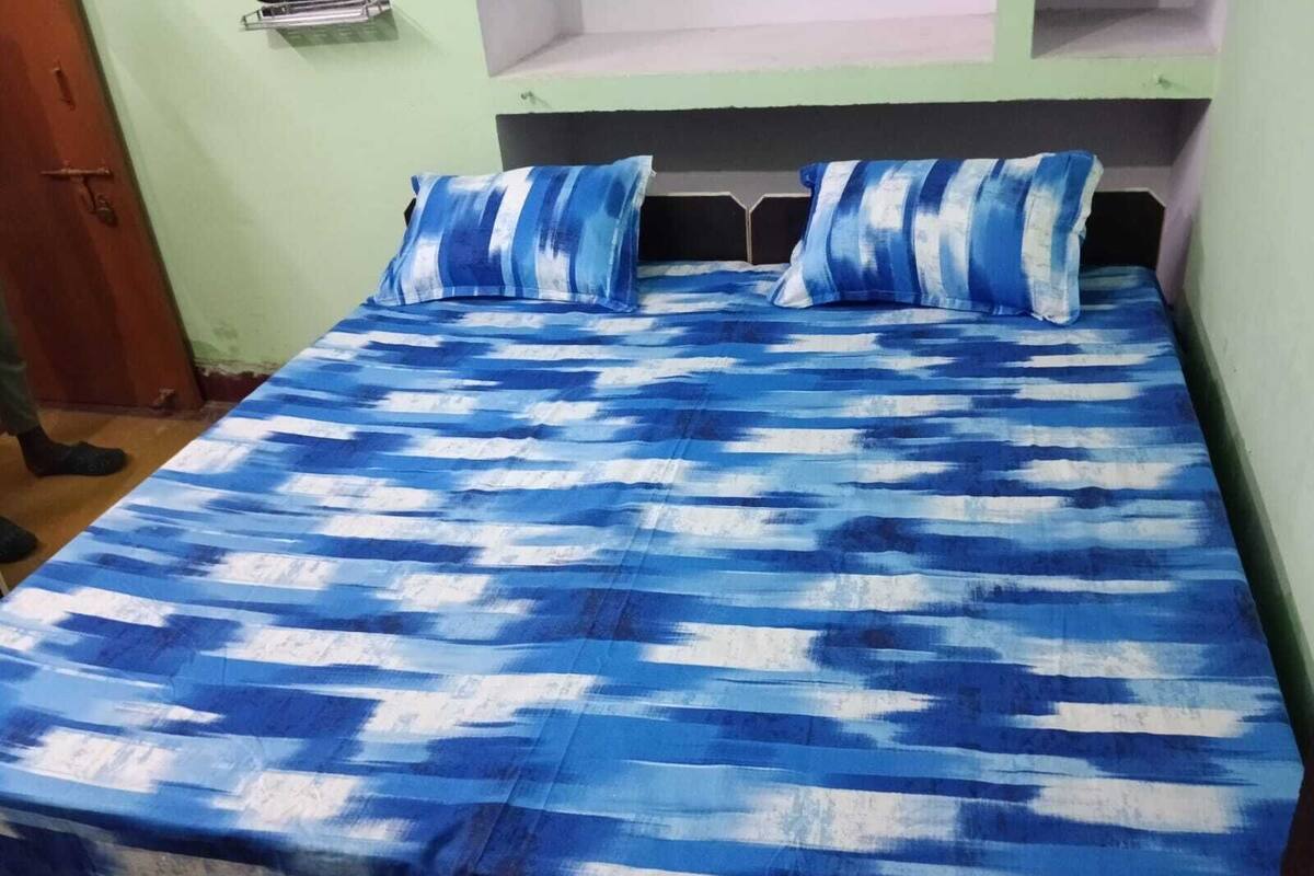 Basic Double Room | Desk, soundproofing, free WiFi