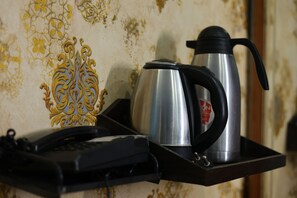 مكتب وتجهيزات عازلة للصوت وواي فاي مجانًا