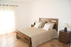 4 bedrooms, WiFi, bed sheets