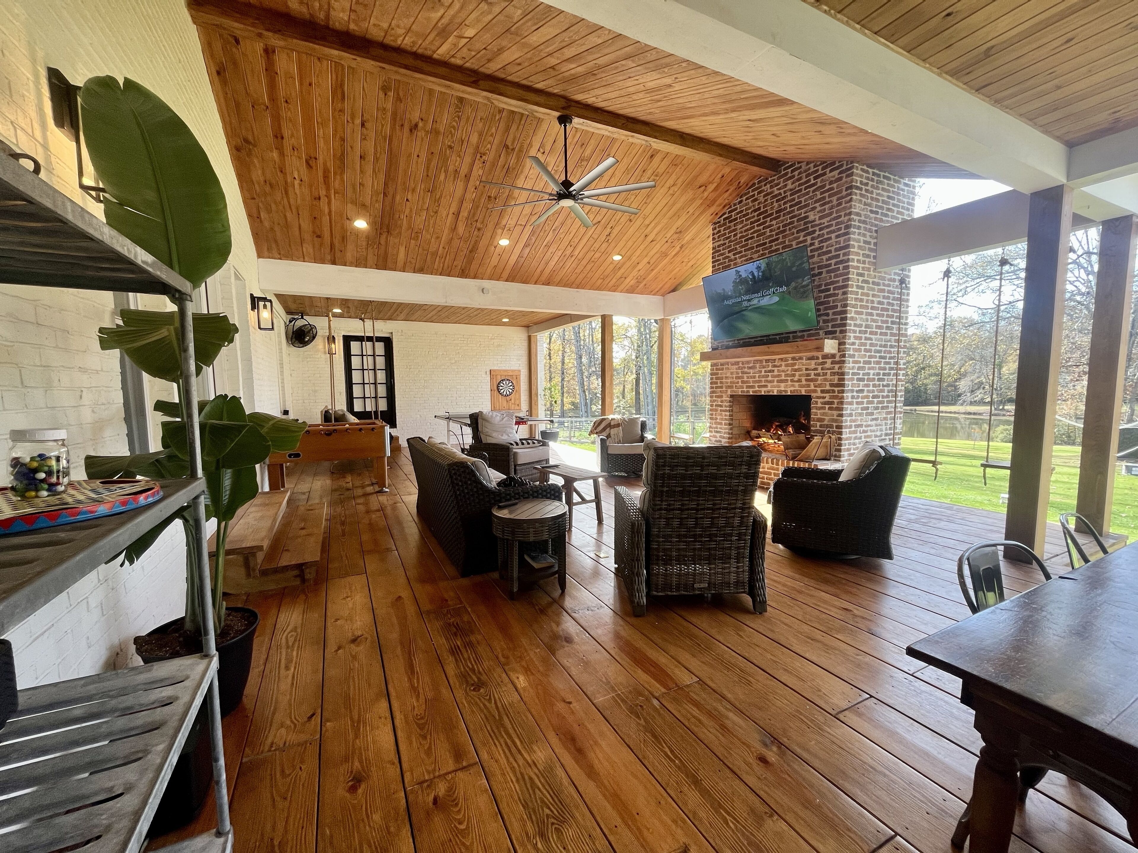 2024 Masters Rental 40 acre Farmhouse with Golf Green & 900 sq ft covered patio 