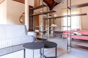 1 slaapkamer, een strijkplank/strijkijzer, wifi, beddengoed