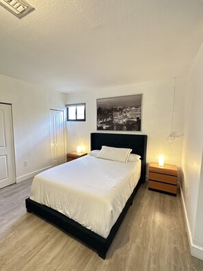 1 chambre, fer et planche à repasser, Wi-Fi gratuit, draps fournis