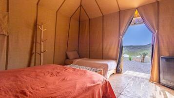Tente Standard | 1 chambre, coffres-forts dans les chambres, Wi-Fi gratuit, draps fournis