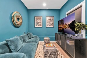 Elite Suite, 1 Queen Bed, Kitchenette - Hotel Zindel (San Diego)