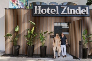 Exterior - Hotel Zindel (San Diego)