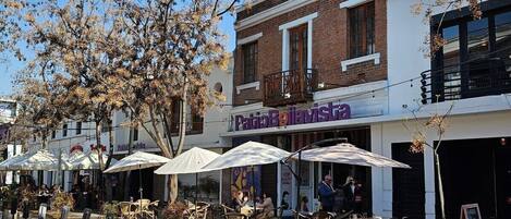 Apartment | Outdoor dining