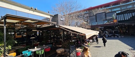 Apartment | Outdoor dining