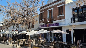 Apartment | Outdoor dining