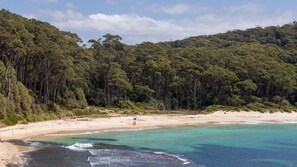 Beach nearby - Dharraani House a Depot Beach Classic across the road from the beach (Depot Beach)