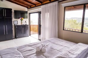 5 bedrooms, WiFi, bed sheets - Finca Villa Isanella, Antioquia (El Santuario)