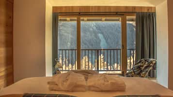 6 chambres, bureau, Wi-Fi, draps fournis