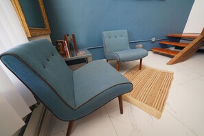 Duplex luxo, 2 quartos, 2 banheiros, no jardim | Área de estar