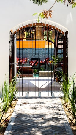 Fachada de la propiedad