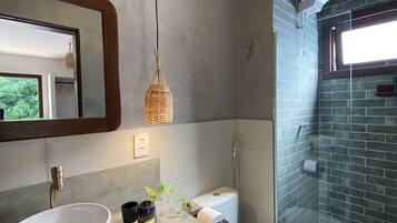 Superior Double Room | Bathroom