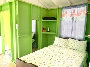 1 bedroom, iron/ironing board, WiFi, bed sheets - Dover Beach Tiny House w kitchen (Oistins)