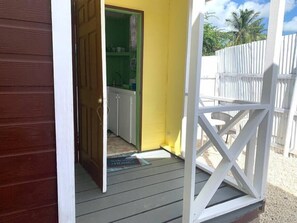 Property grounds - Dover Beach Tiny House w kitchen (Oistins)