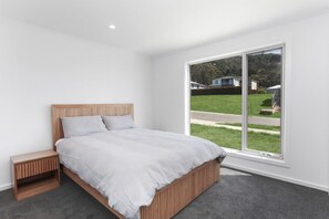 3 soverom, strykejern/-brett, wi-fi og sengetøy