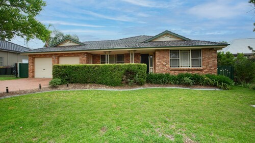 Waltzing Matilda - Hillvue