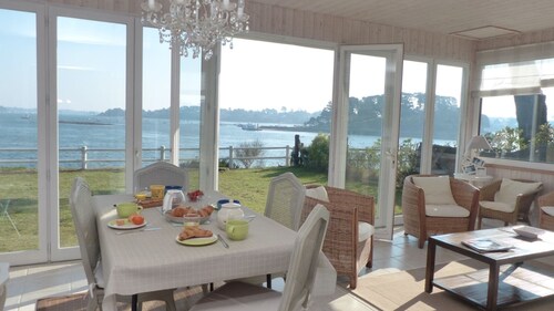 Cottage maritime avec vue exceptionnelle sur mer