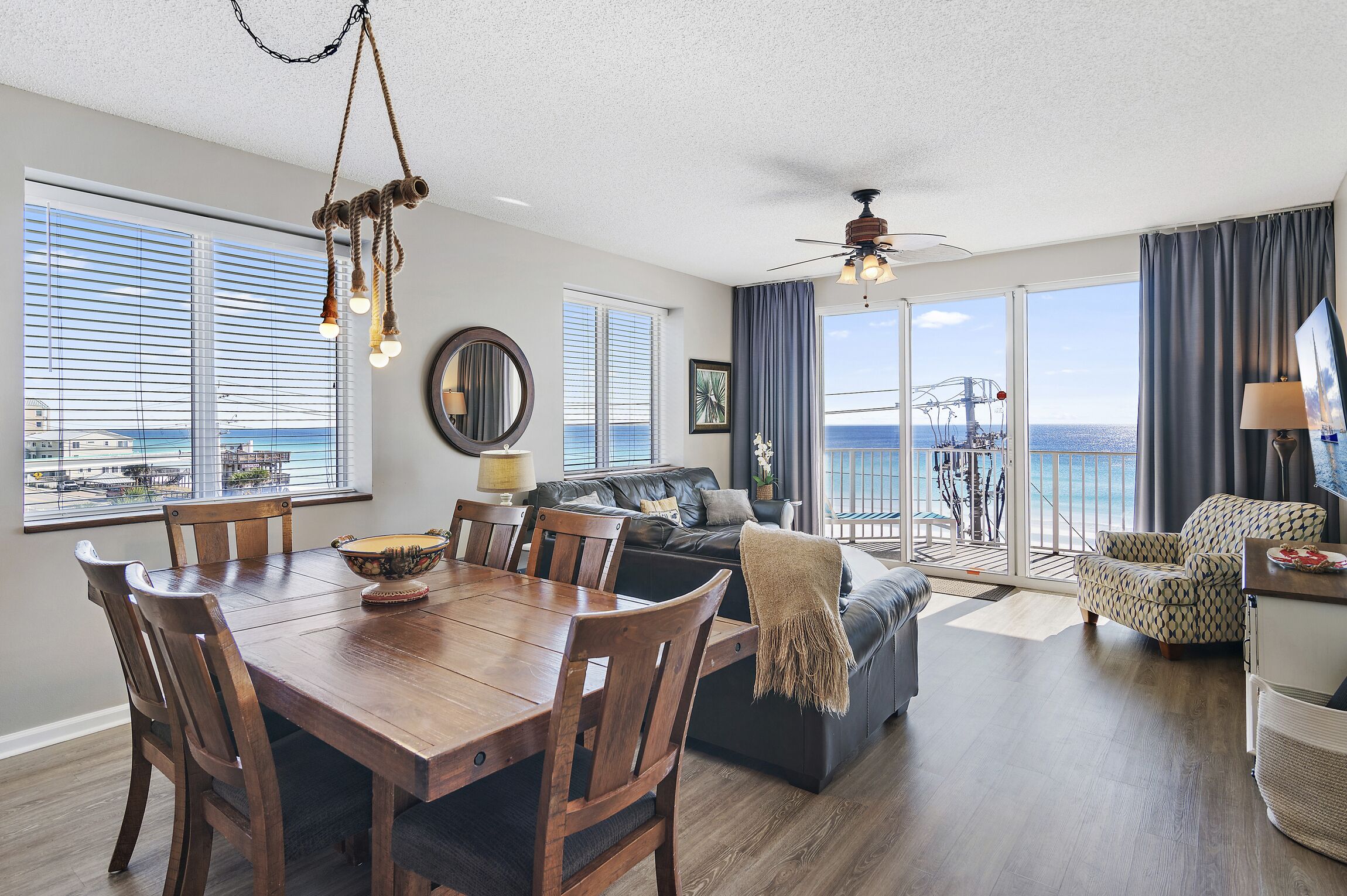 Smart TV, reproductor de DVD, libros y estéreo 