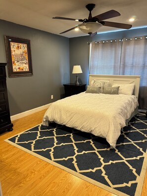 4 dormitorios, tabla de planchar con plancha, cuna de viaje y wifi