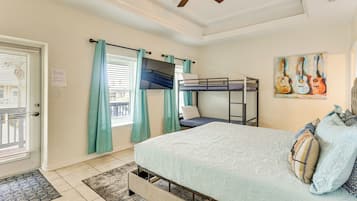 3 bedrooms, iron/ironing board, internet, bed sheets