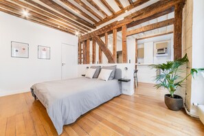 1 chambre, bureau, fer et planche à repasser, Wi-Fi gratuit