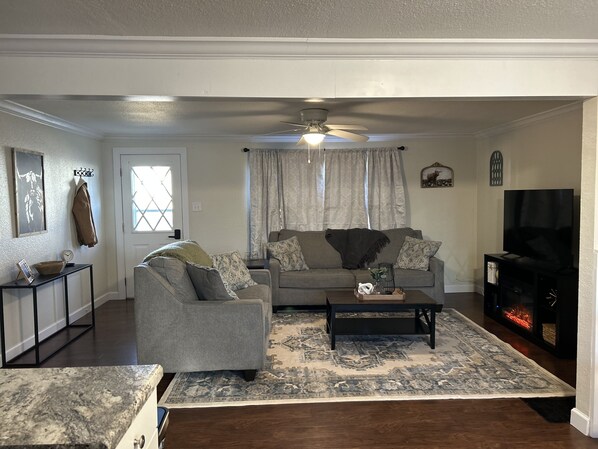 Smart TV, fireplace, DVD player