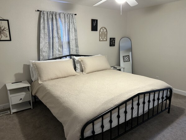 3 bedrooms, free WiFi, bed sheets