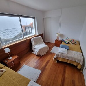 2 quartos, ferros/tábuas de passar roupa, berço de viagem, Wi-Fi