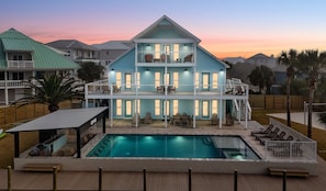 Outdoor pool, a heated pool