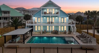 PRIVATE HEATED POOL, PRIVATE BOAT DOCK, PRIVATE BEACH, PICKLEBALL, & HOT TUB!
