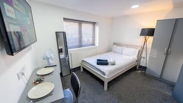 House | 1 bedroom, iron/ironing board, free WiFi, bed sheets