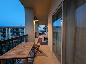 Property grounds - The Hideout is a recently remodeled, fully wheelchair-accessible, luxury condo (St. George)