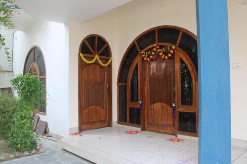 Shiva  INN