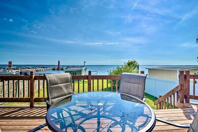 Family-Friendly Cottage on the Lake