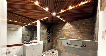 Cozy Ski On/Off Condo Located at Hunter Mountain
