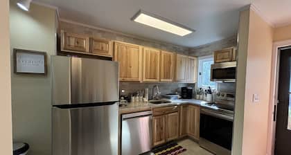 Cozy Ski On/Off Condo Located at Hunter Mountain