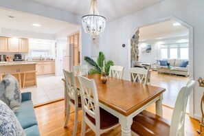 Dining - Clear LI Sound waterview, Wedding pics, Yale&Beach (New Haven)