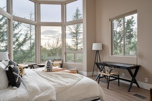 5 bedrooms, iron/ironing board, free WiFi, bed sheets - 5BD/4BA - Rooftop deck, pool, SPA, outdoor kitchen (Sedona)