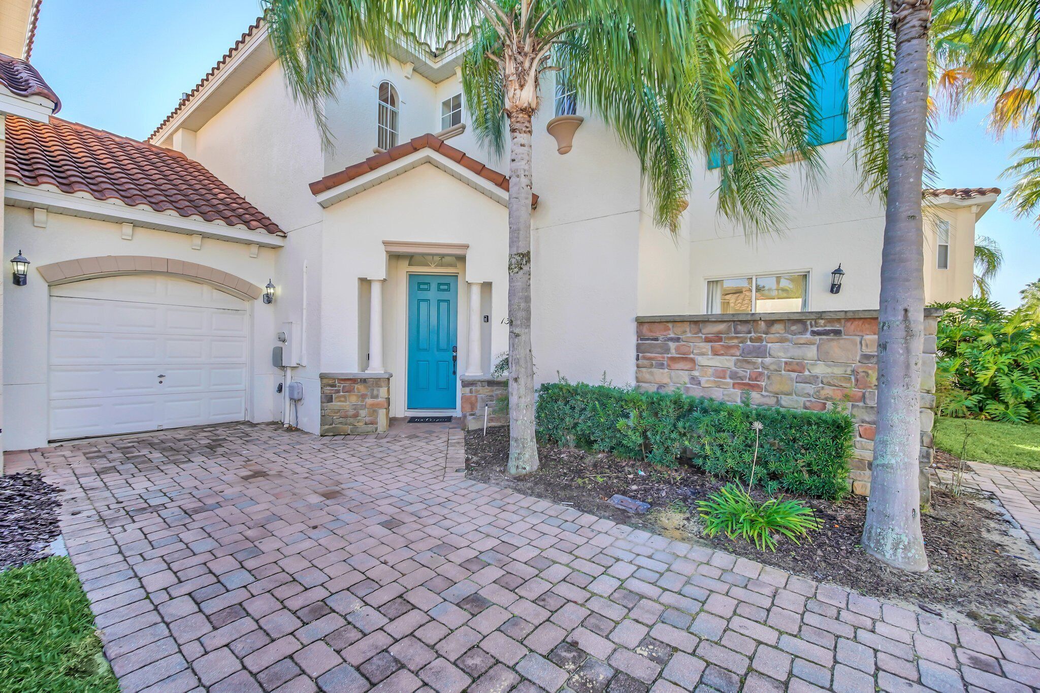 Townhouse with Private pool hot tub & game room Minutes from Disney