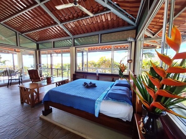 2 bedrooms, bed sheets - Villa Sweet Mantilla (Puerto Jimenez)