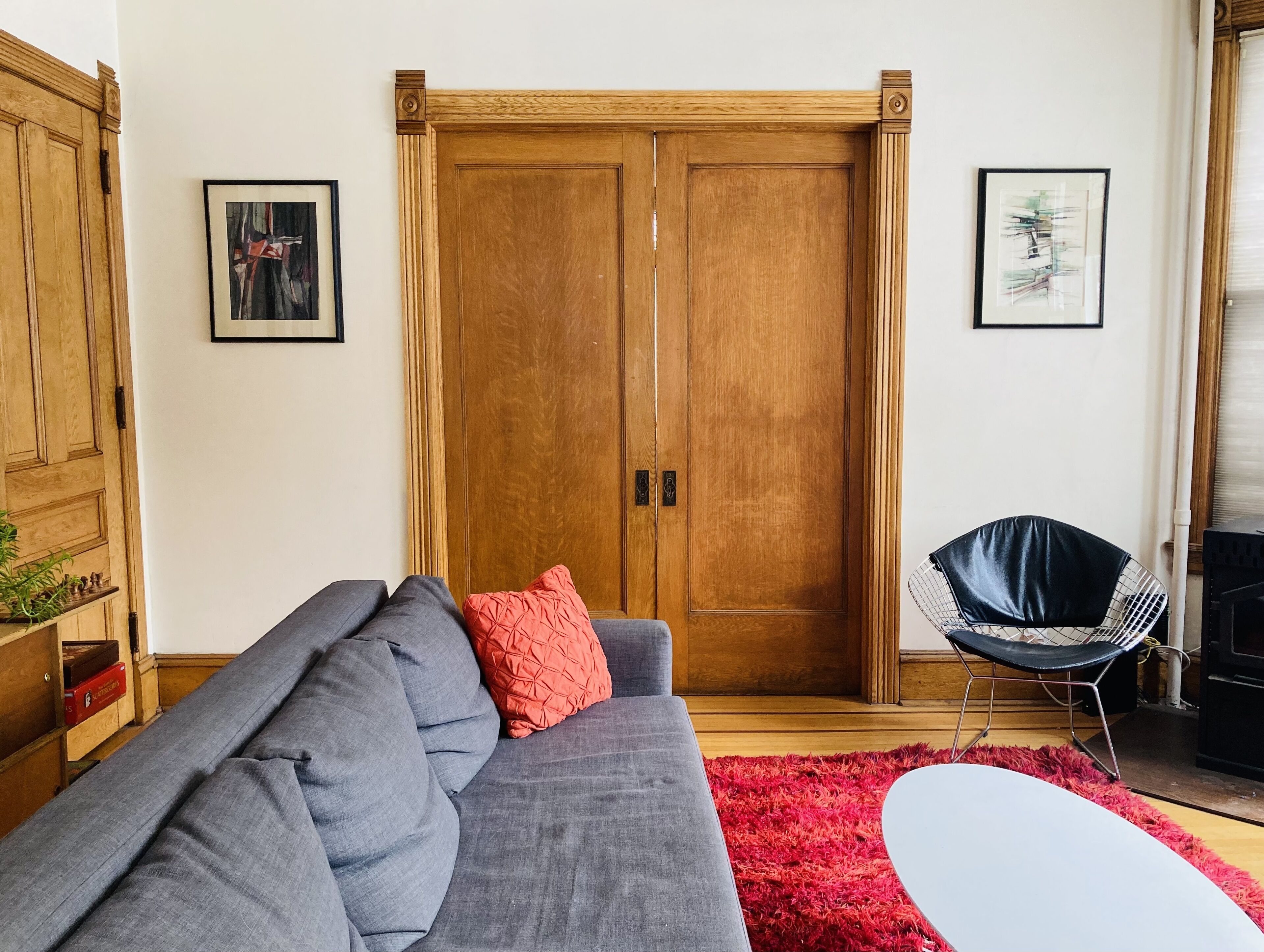 テレビ、暖炉、書庫、ミュージックライブラリ